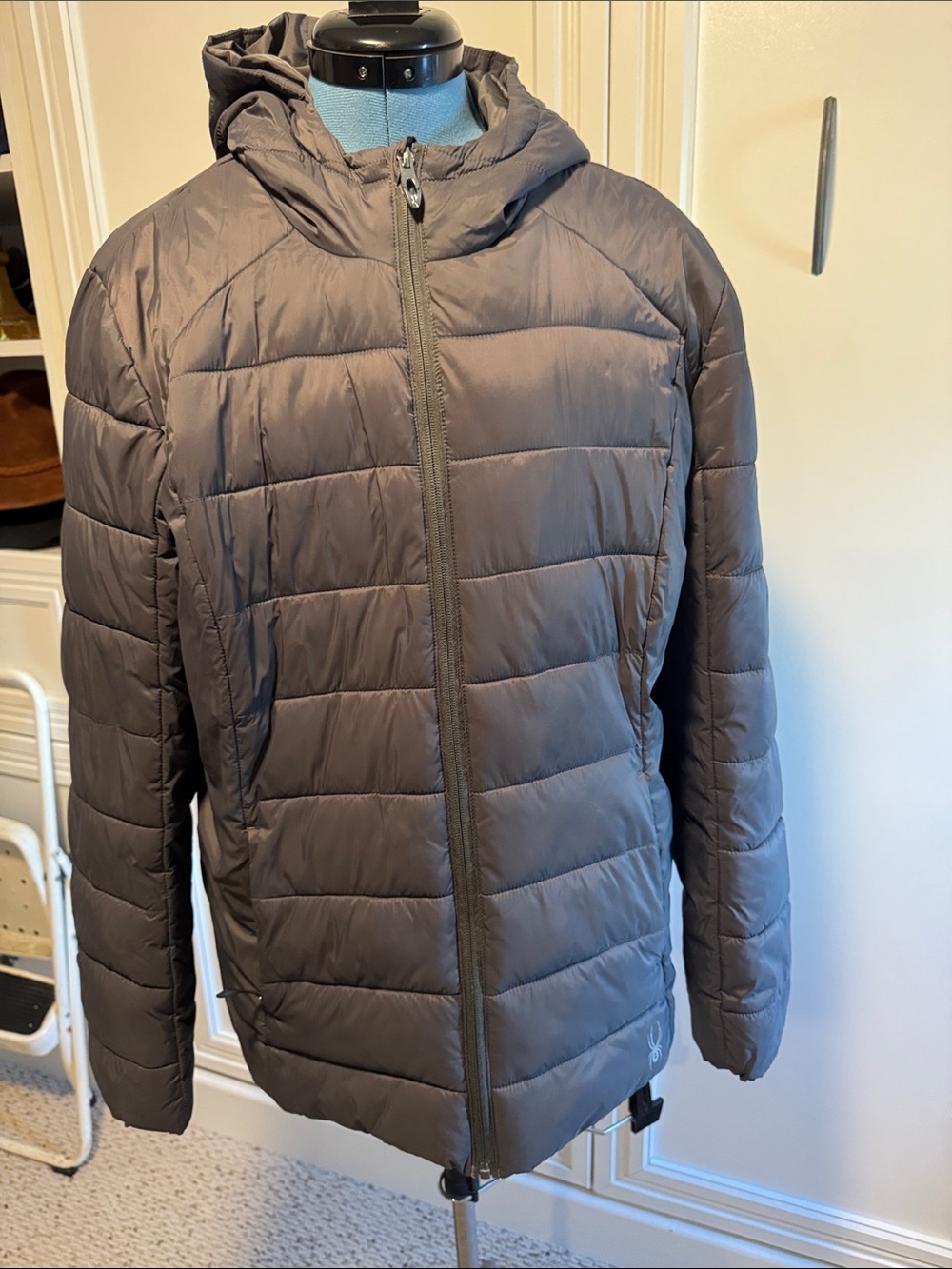 Women’s Hooded Puffer Jacket - Gray